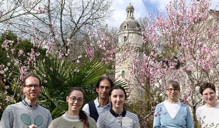 prieuré, Les Roches, maison saint-Jean, Saint-Quentin-sur-Indrois, France, Frères de Saint-Jean, Communauté St Jean, Congrégation saint Jean, Communauté des frères de Saint-Jean, Petits Gris